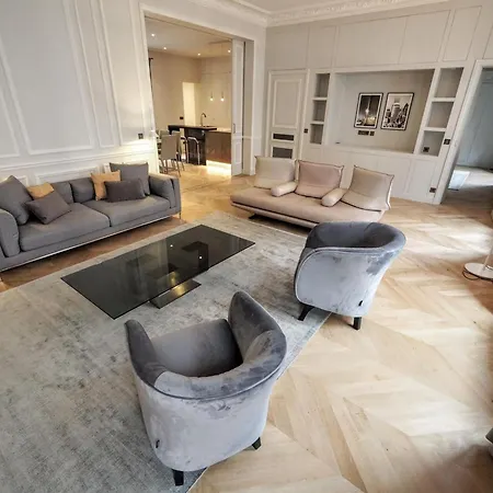 Quai Dorsay Exception In Appartement *