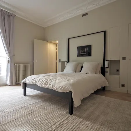 Quai Dorsay Exception In Parigi