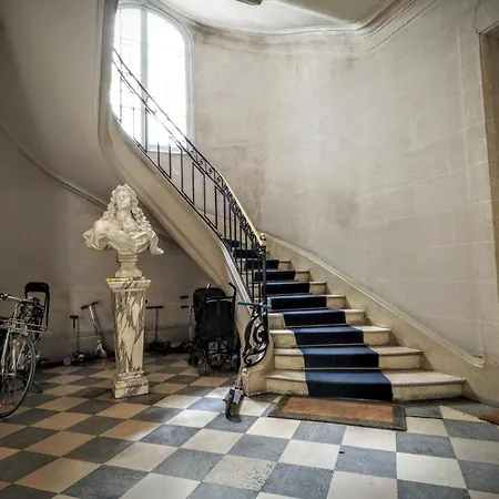 Quai Dorsay Exception In Paryż